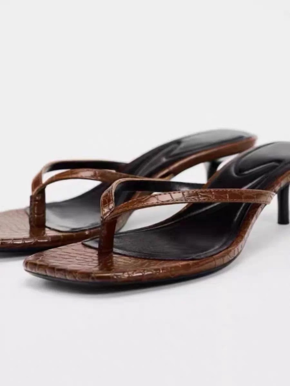 NWT Zara Brown Croc-Effect Thong Kitten Heels